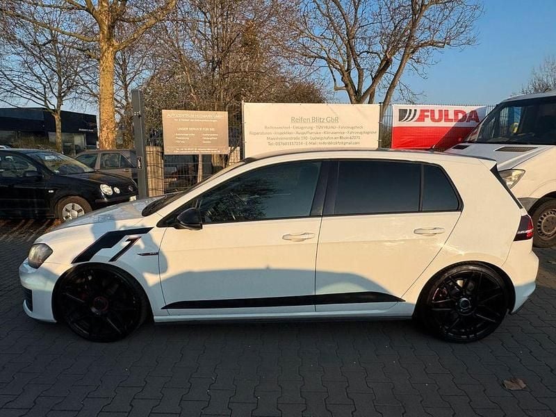 Gebraucht VW Golf VII GTI 220 PS (161 kW) 2016 Weiß Limousine