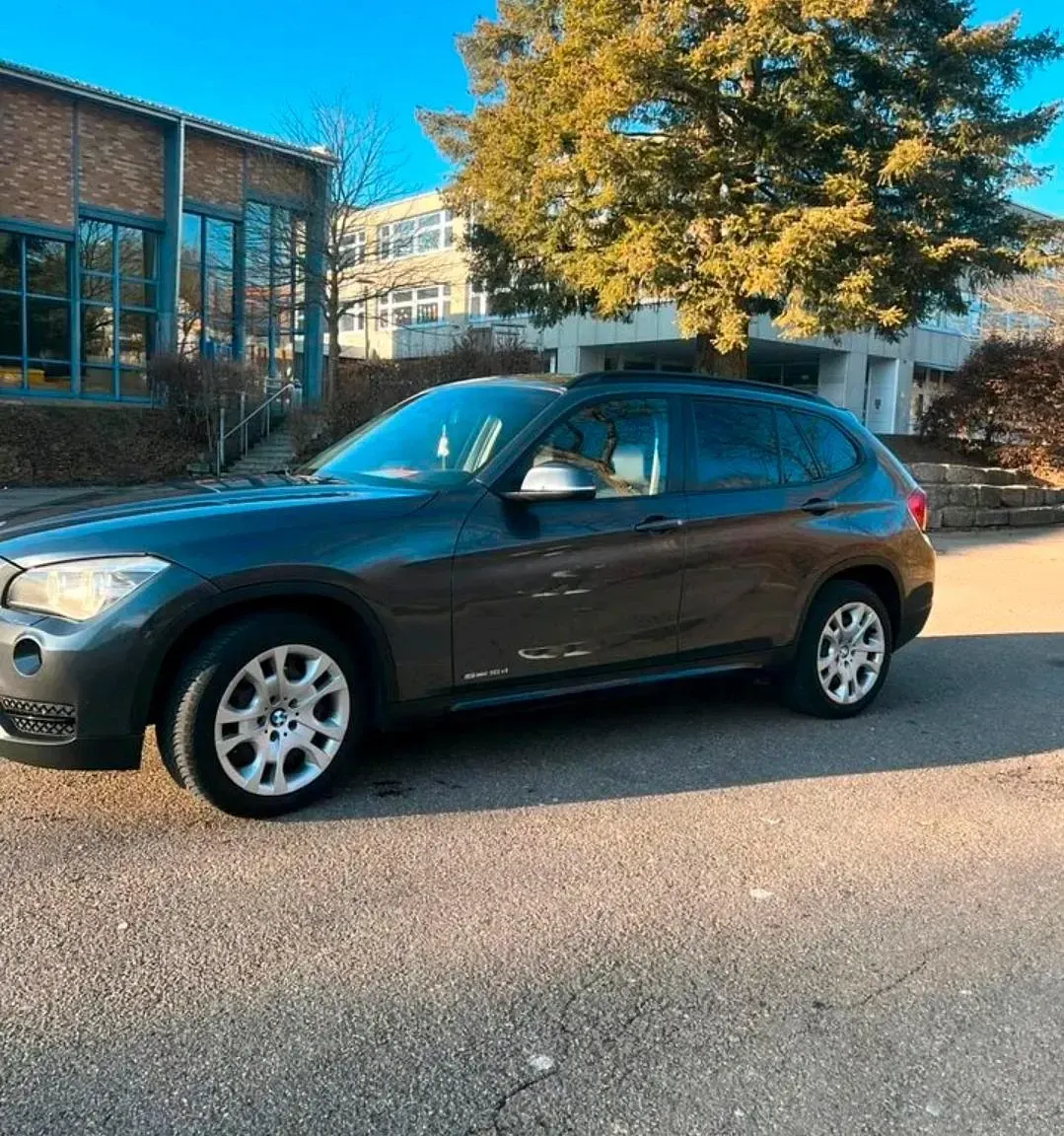 Gebraucht BMW X1 116 PS (85 kW) 2014 Grau SUV