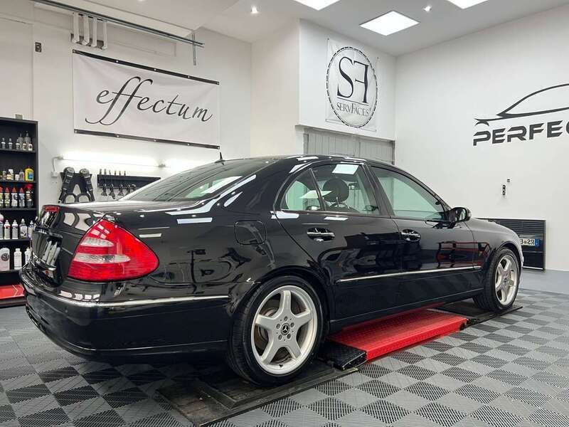 Schwarz Gebraucht 2003 Mercedes E320 Elegance Limousine | 5.000 € (Fairer Preis) - Bild 1/4