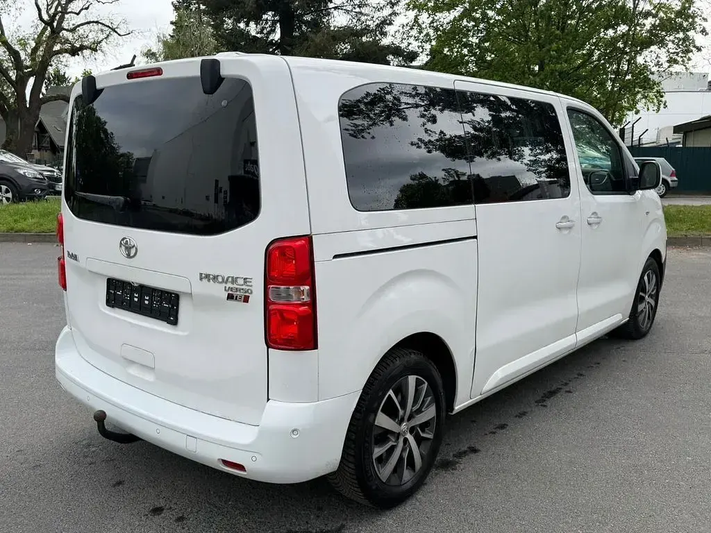 Gebraucht Toyota Proace 177 PS (130 kW) 2020 Weiß Van / Kleinbus
