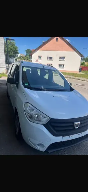 Gebraucht Dacia Lodgy Acces 102 PS (75 kW) 2017 Weiß Van / Kleinbus