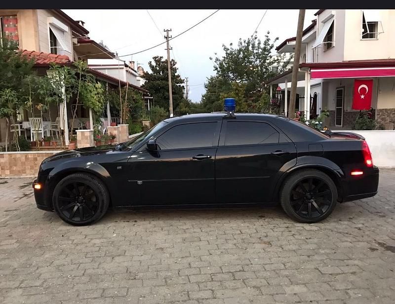 Schwarz Gebraucht 2009 Chrysler 300C Limousine | 11.990 € - Bild 1/4