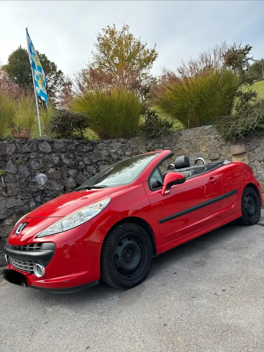 Gebraucht Peugeot 207 CC 119 PS (87 kW) 2008 Rot Cabrio