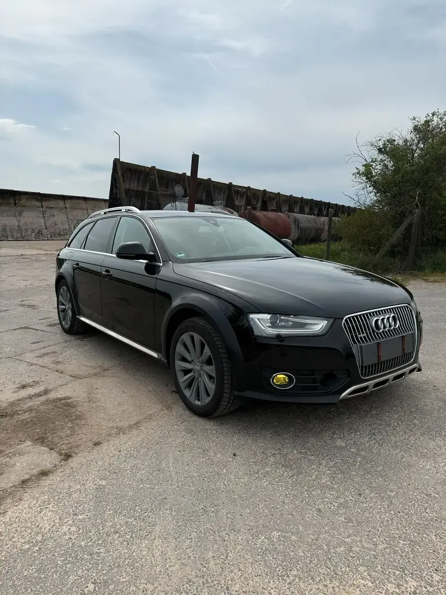 Gebraucht Audi A4 Allroad 190 PS (139 kW) 2015 Schwarz Kombi