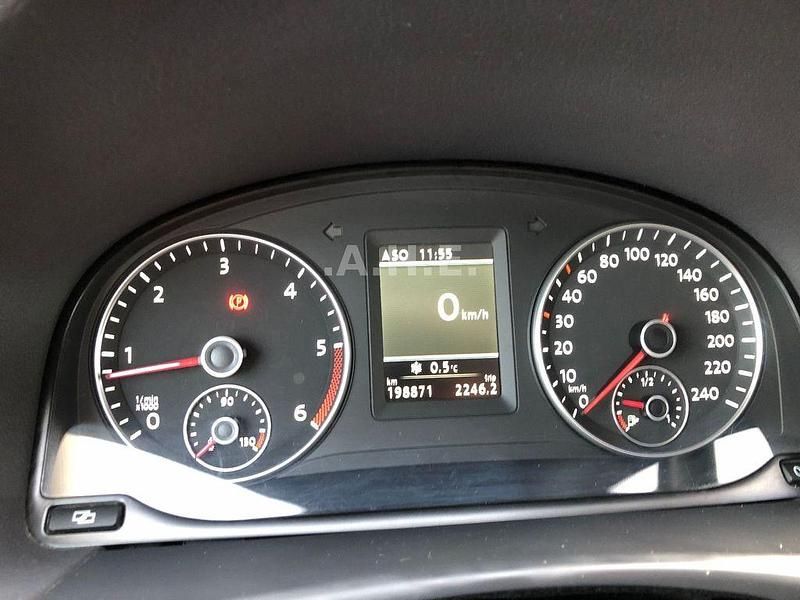 Gebraucht VW Touran Highline 140 PS (102 kW) 2011 Grau Van / Kleinbus