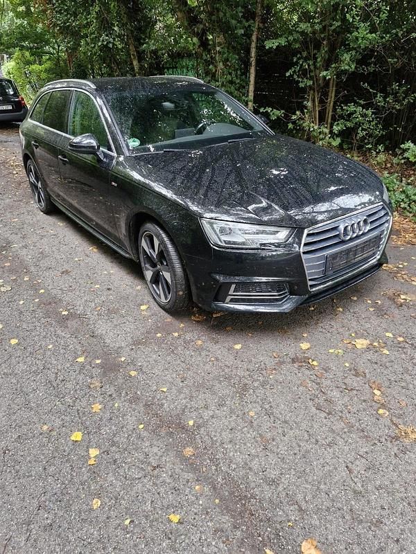 Schwarz Gebraucht 2017 Audi A4 S-Line Kombi | 12.499 € (Superpreis) - Bild 1/4