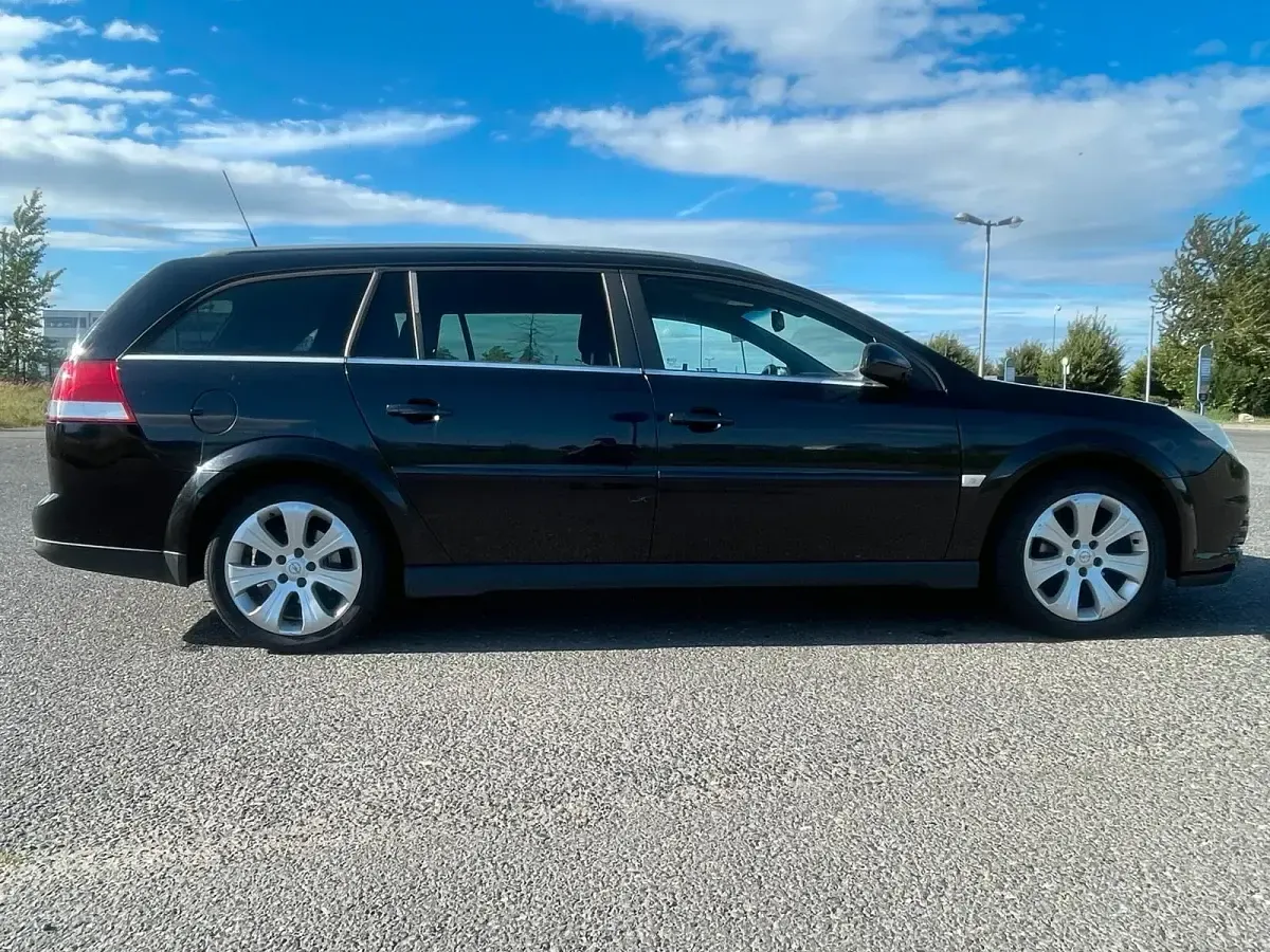 Gebraucht Opel Vectra 150 PS (110 kW) 2008 Schwarz Kombi