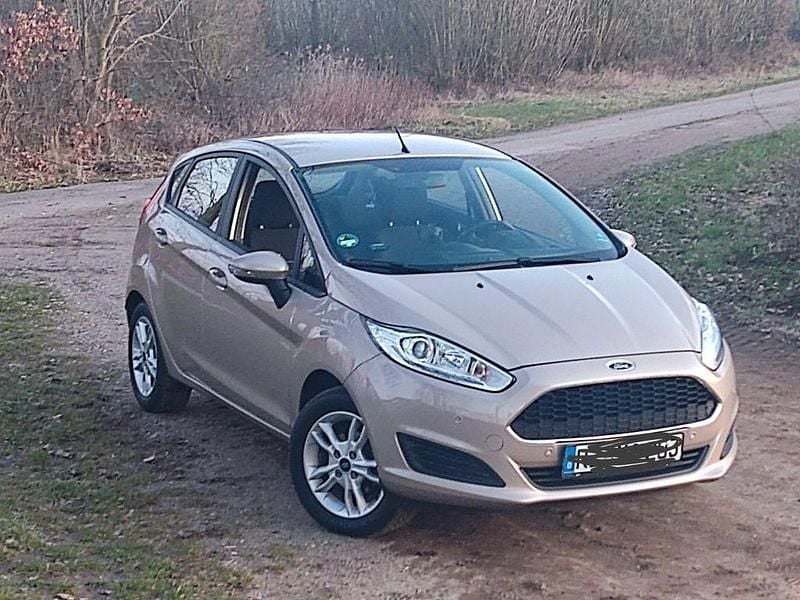 Gebraucht Ford Fiesta Celebration 80 PS (58 kW) 2016 Braun Limousine
