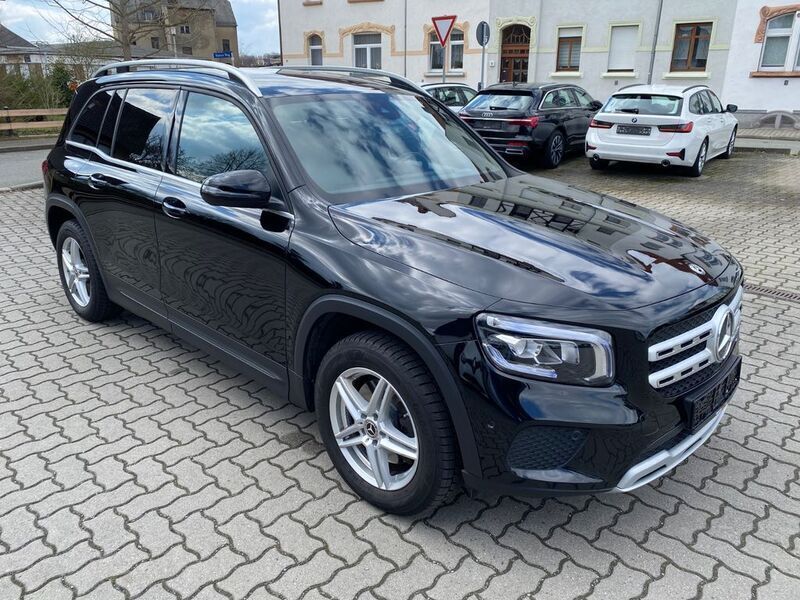 Schwarz Gebraucht 2020 Mercedes GLB200 SUV | 22.990 € (Fairer Preis) - Bild 1/4