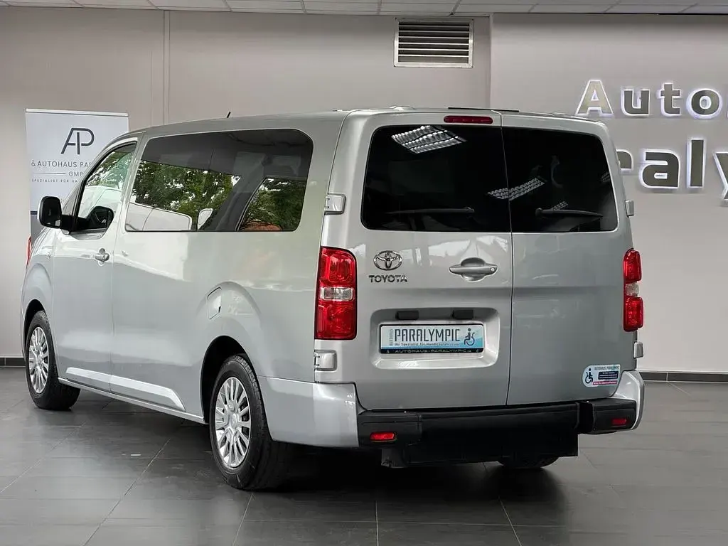 Gebraucht Toyota Proace 150 PS (110 kW) 2017 Silber Van / Kleinbus
