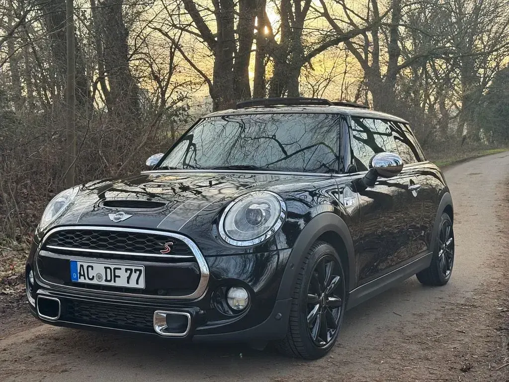Używany Mini Cooper S 192 KM (141 kW) 2017 Czarny Hatchback
