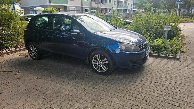 Blau Gebraucht 2011 VW Golf VI Kleinwagen | 3.500 € (Superpreis) - Bild 1/4