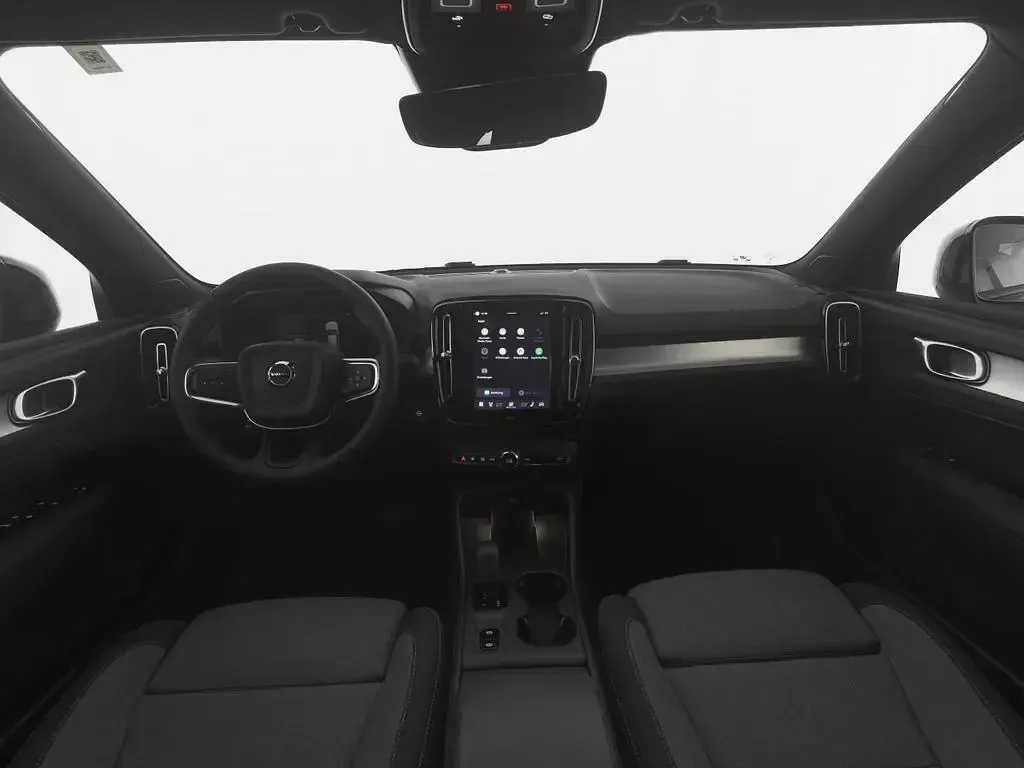 Gebraucht Volvo XC40 Core 163 PS (119 kW) 2025 Schwarz onyx black / metallic SUV
