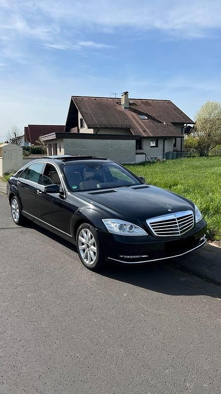 Schwarz Gebraucht 2013 Mercedes S350 Limousine | 18.700 € (Guter Preis) - Bild 1/4