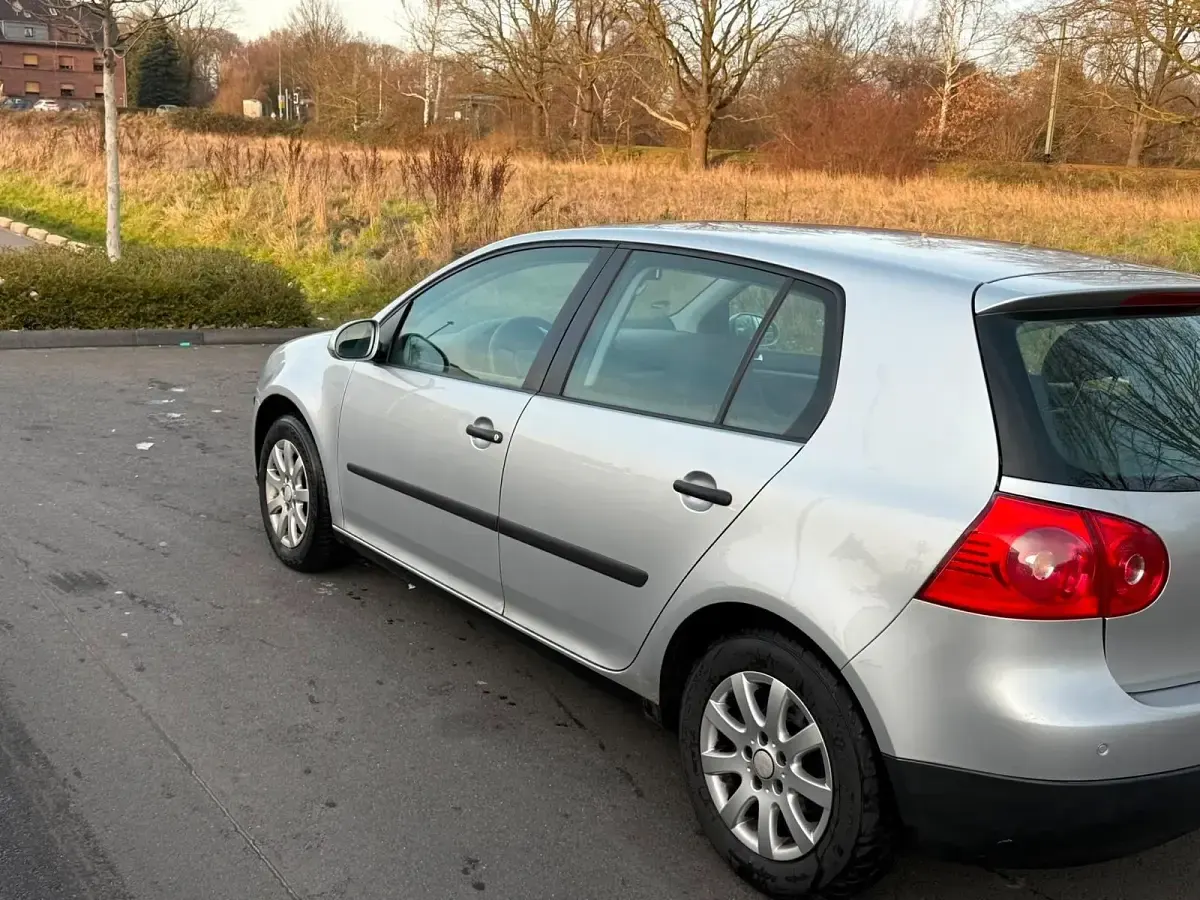Gebraucht VW Golf V 116 PS (85 kW) 2004 Silber Kleinwagen