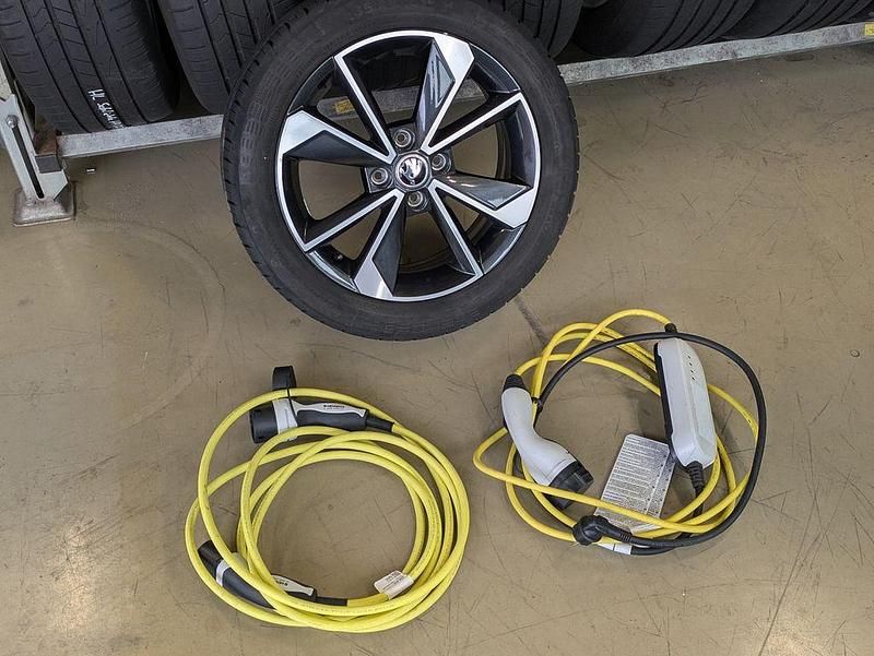 Gebraucht Skoda Citigo-e IV Style 61 kW (83 PS) 2021 Weiß Kleinwagen