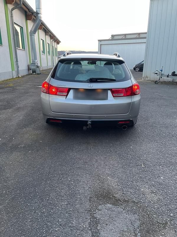 Gebraucht Honda Accord 156 PS (114 kW) 2011 Silber Kombi