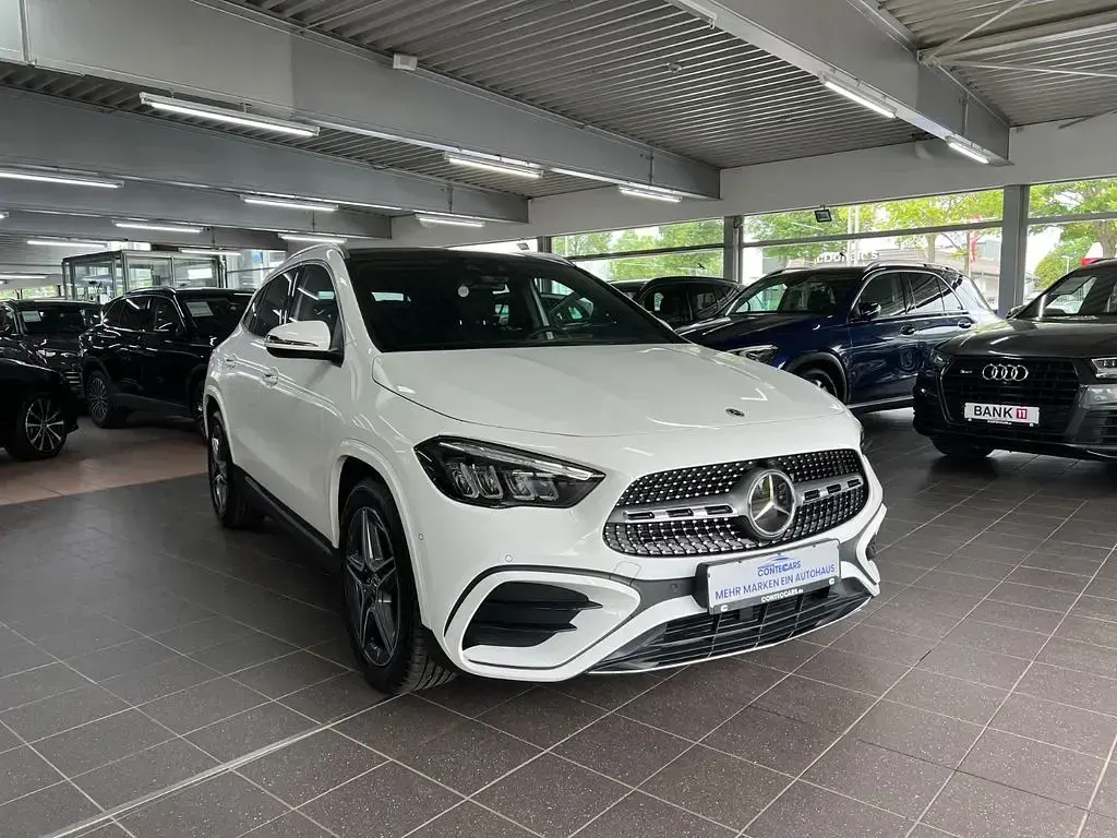 Gebraucht Mercedes GLA220 AMG line 190 PS (139 kW) 2023 Weiß SUV