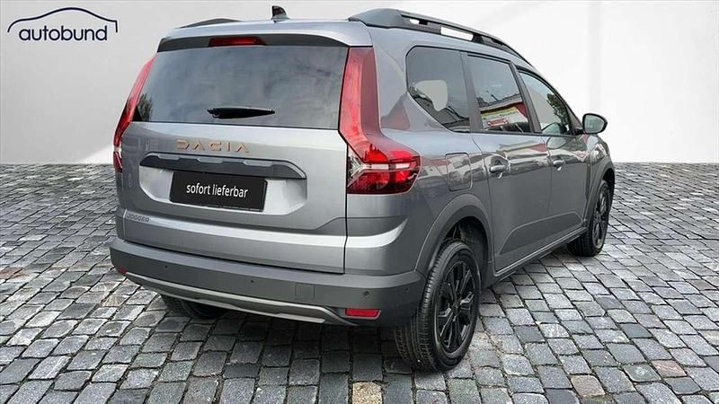 Neu Dacia Jogger Extreme 110 PS (80 kW) 2025 Grau Van / Kleinbus