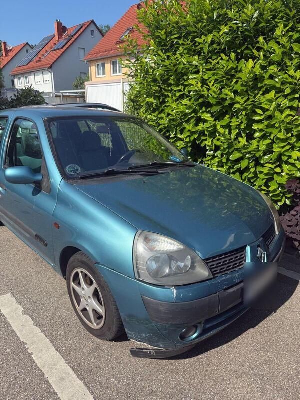 Blau Gebraucht 2002 Renault Clio II Kleinwagen | 650 € (Guter Preis) - Bild 1/4
