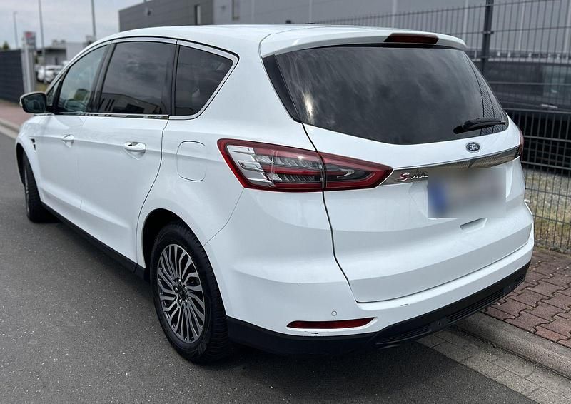 Gebraucht Ford S-MAX Titanium 150 PS (110 kW) 2019 Weiß Van / Kleinbus