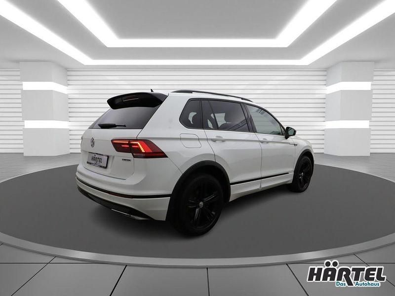 Gebraucht VW Tiguan Highline 239 PS (175 kW) 2020 Pure white, solid SUV