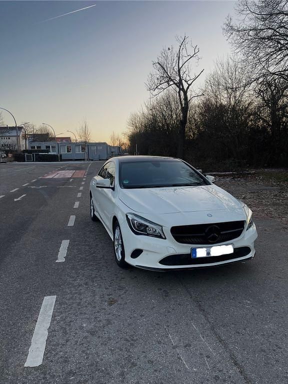 Gebraucht Mercedes CLA180 122 PS (89 kW) 2016 Weiß Limousine