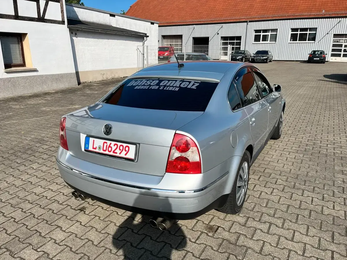 Gebraucht VW Passat Highline 192 PS (141 kW) 2001 Limousine