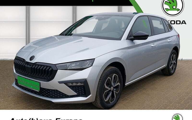 Silber Gebraucht 2024 Skoda Scala Selection Kleinwagen | 33.990 € - Bild 1/4