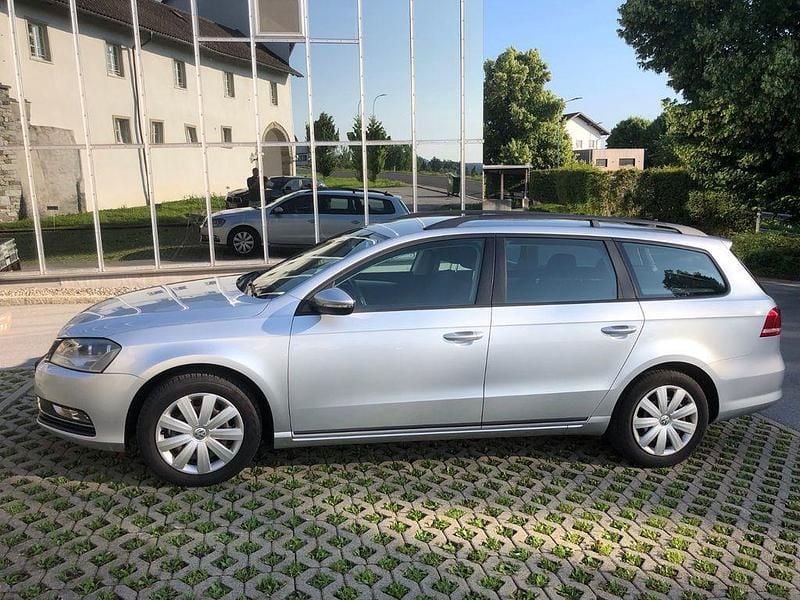 Silber Gebraucht 2011 VW Passat Kombi | 5.600 € (Etwas zu teuer) - Bild 1/4