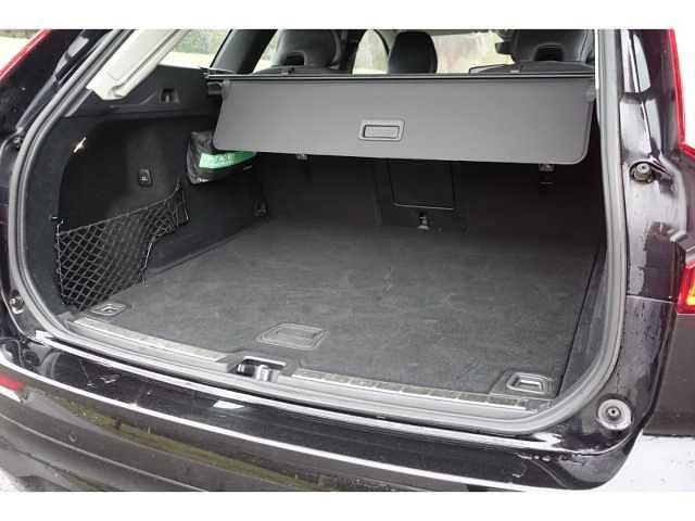 Gebraucht Volvo XC60 145 PS (106 kW) 2022 SUV