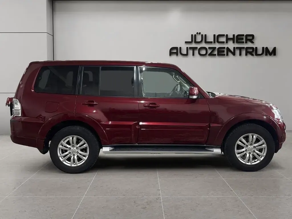 Gebraucht Mitsubishi Pajero 190 PS (139 kW) 2015 Rot SUV
