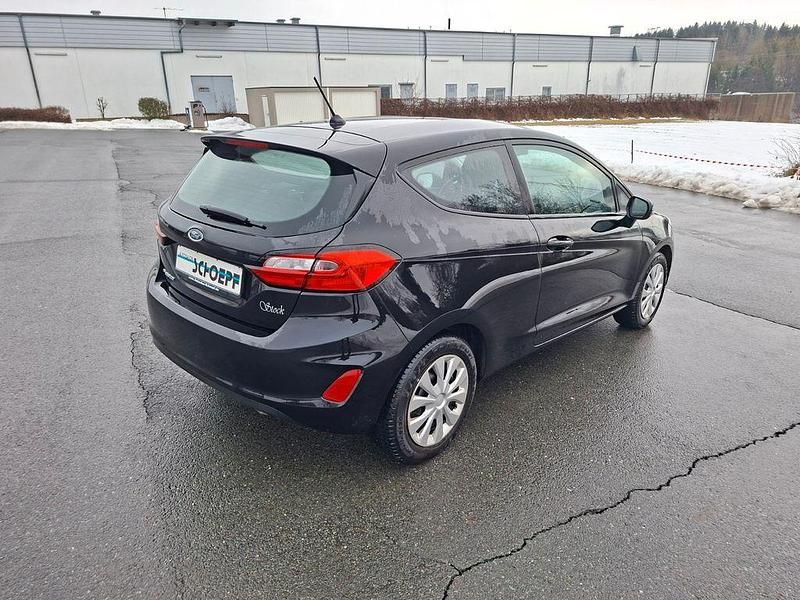 Gebraucht Ford Fiesta Trend 75 PS (55 kW) 2022 Schwarz Kleinwagen