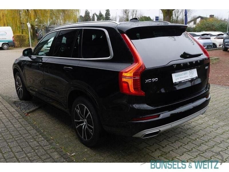 Gebraucht Volvo XC90 Momentum 235 PS (172 kW) 2021 Schwarz SUV
