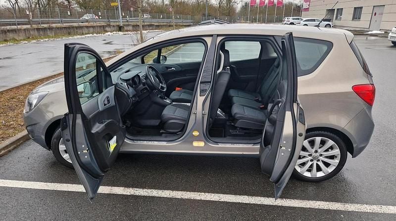 Gebraucht Opel Meriva 120 PS (88 kW) 2011 Van / Kleinbus