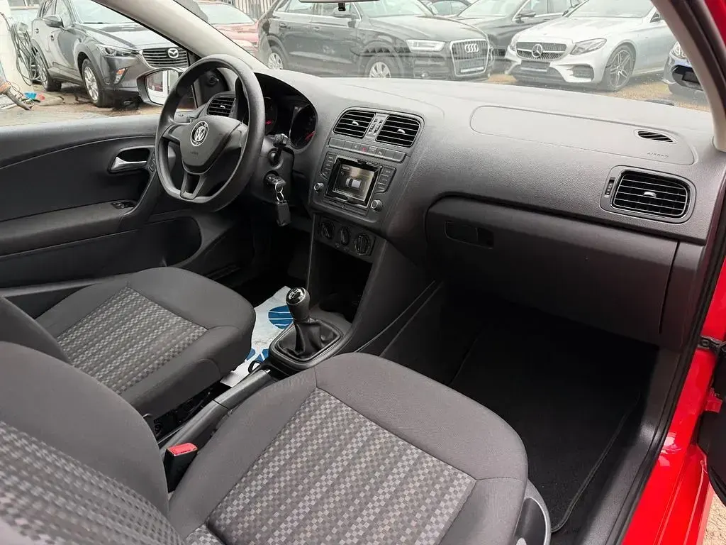 Usata VW Polo Trendline 75 CV (55 kW) 2016 Rosso Utilitaria