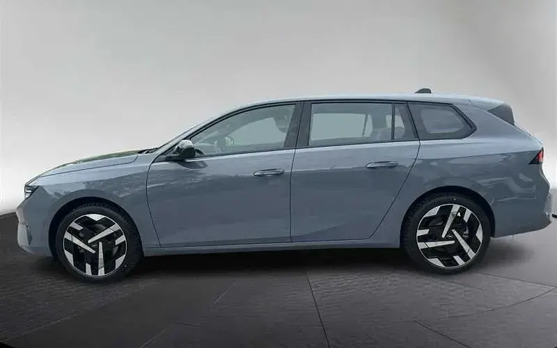 Neu Opel Astra Edition 114 kW (156 PS) 2026 Grau Kombi