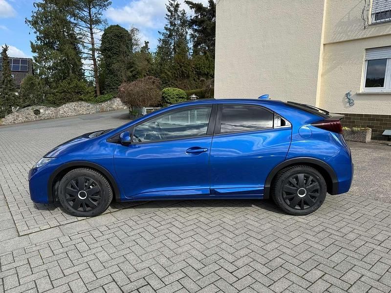 Gebraucht Honda Civic Elegance 141 PS (103 kW) 2016 Brilliant sporty blue m. Kleinwagen