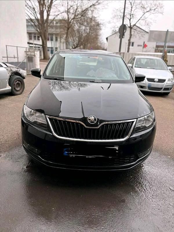 Gebraucht Skoda Rapid 95 PS (69 kW) 2018 Schwarz Kleinwagen