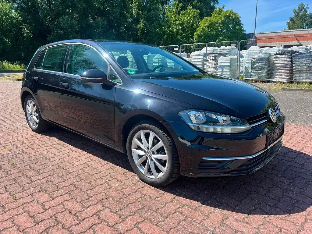 Gebraucht VW Golf VII Comfortline 110 PS (80 kW) 2017 Schwarz Limousine