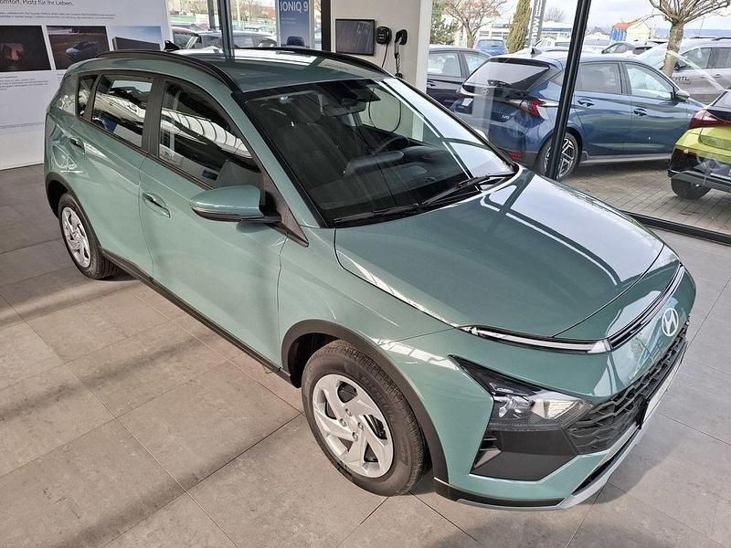 Neu Hyundai Bayon Select 101 PS (74 kW) 2026 Grün SUV