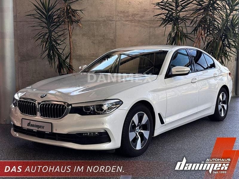 Weiß Gebraucht 2020 BMW 520 Performance Limousine | 25.390 € (Guter Preis) - Bild 1/4