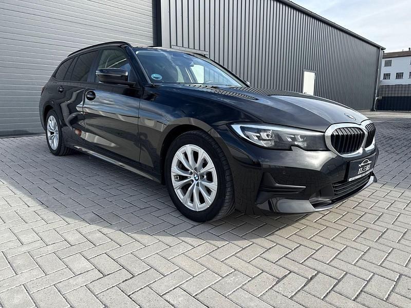 Gebraucht BMW 318 Sport Line 150 PS (110 kW) 2020 Schwarz Kombi
