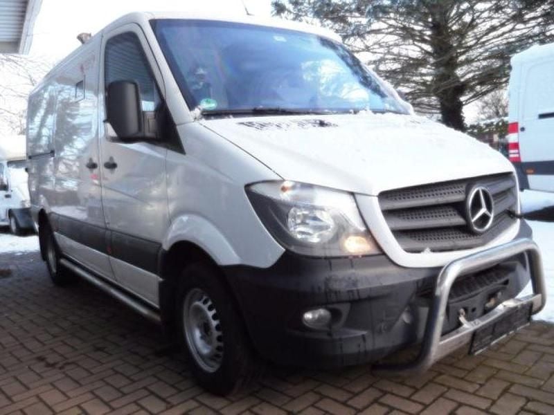 Gebraucht Mercedes 416 163 PS (119 kW) 2017 Weiss Van