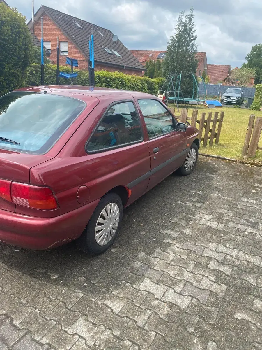 Gebraucht Ford Escort 75 PS (55 kW) 1997 Limousine