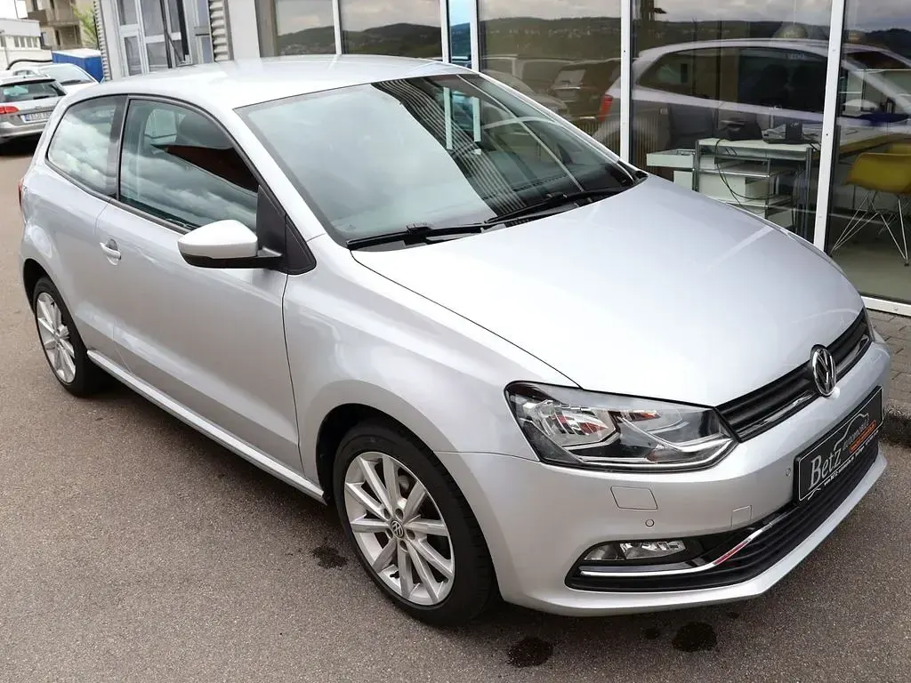 Gebraucht VW Polo Highline 90 PS (66 kW) 2017 Silber Kleinwagen
