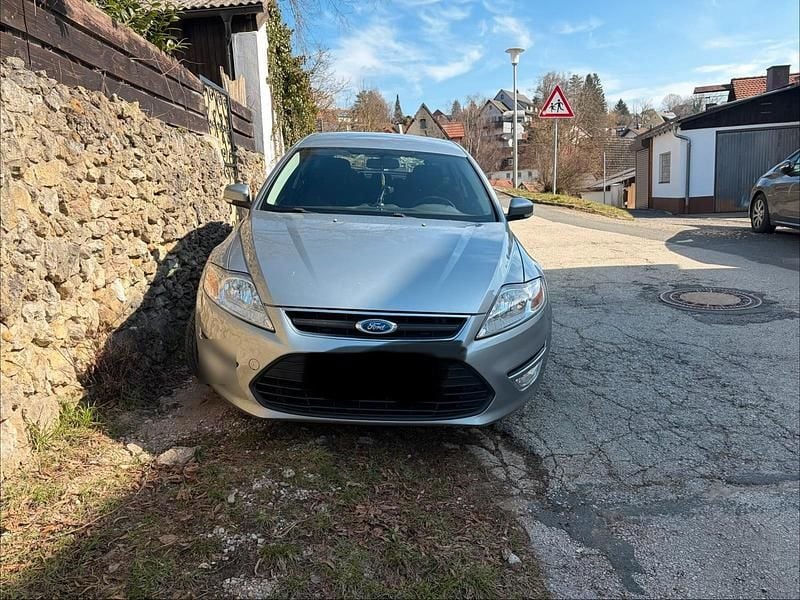 Gebraucht Ford Mondeo 116 PS (85 kW) 2013 Silber Limousine