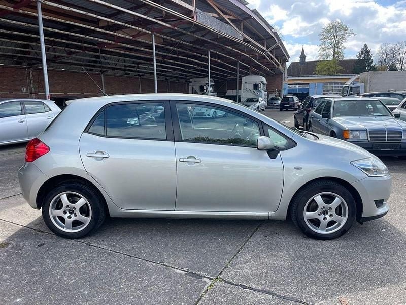 Gebraucht Toyota Auris Luna 97 PS (71 kW) 2007 Silber Kleinwagen