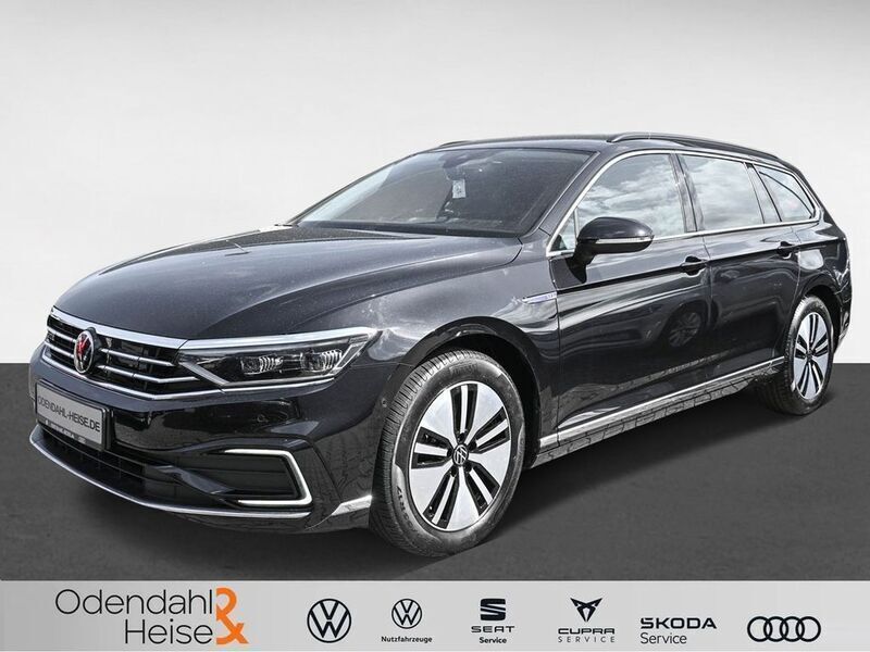 Polsterfarbe: schwarz Gebraucht 2022 VW Passat GTE Kombi | 19.970 € (Superpreis) - Bild 1/4