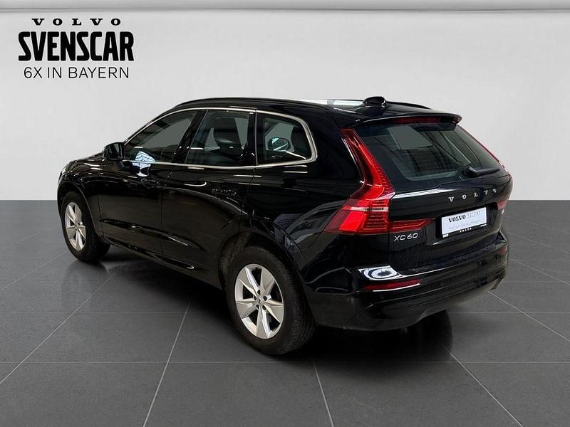 Gebraucht Volvo XC60 Core 197 PS (144 kW) 2022 Schwarz SUV